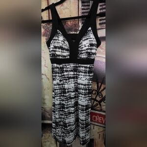 Black & White Patterned V-Neck Women's Tank Dress With Padded Cup Inserts